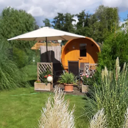 펜션 Idyllische Holzhutte Mit Wasserzugang Und Sauna 켓진